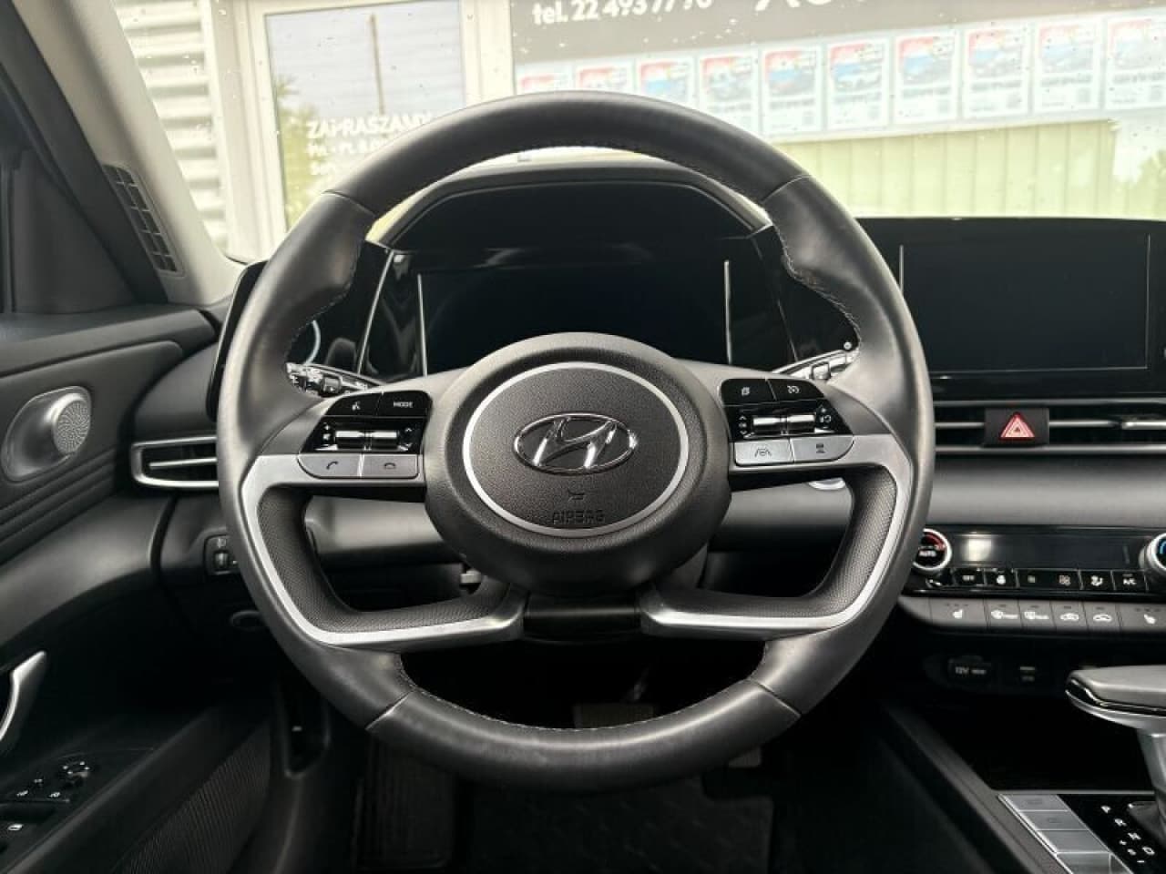 Hyundai Elantra - zdjęcie 4