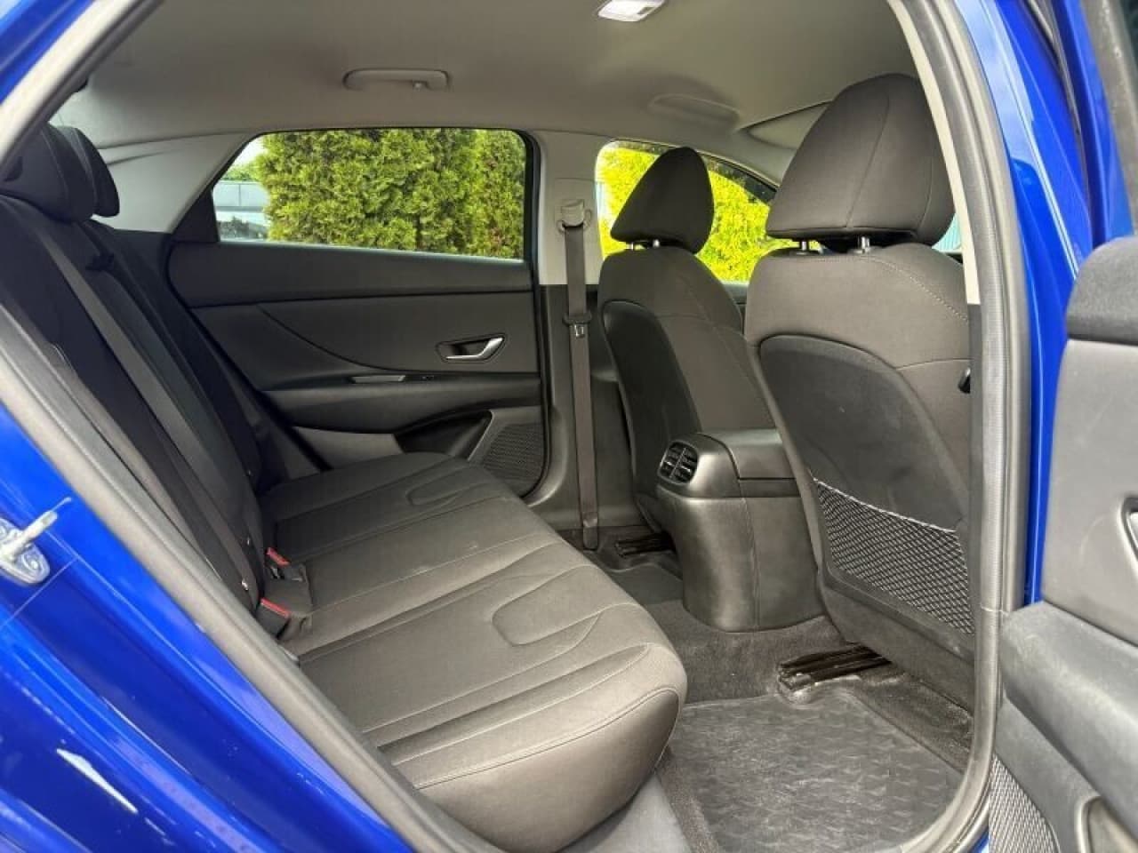 Hyundai Elantra - zdjęcie 16