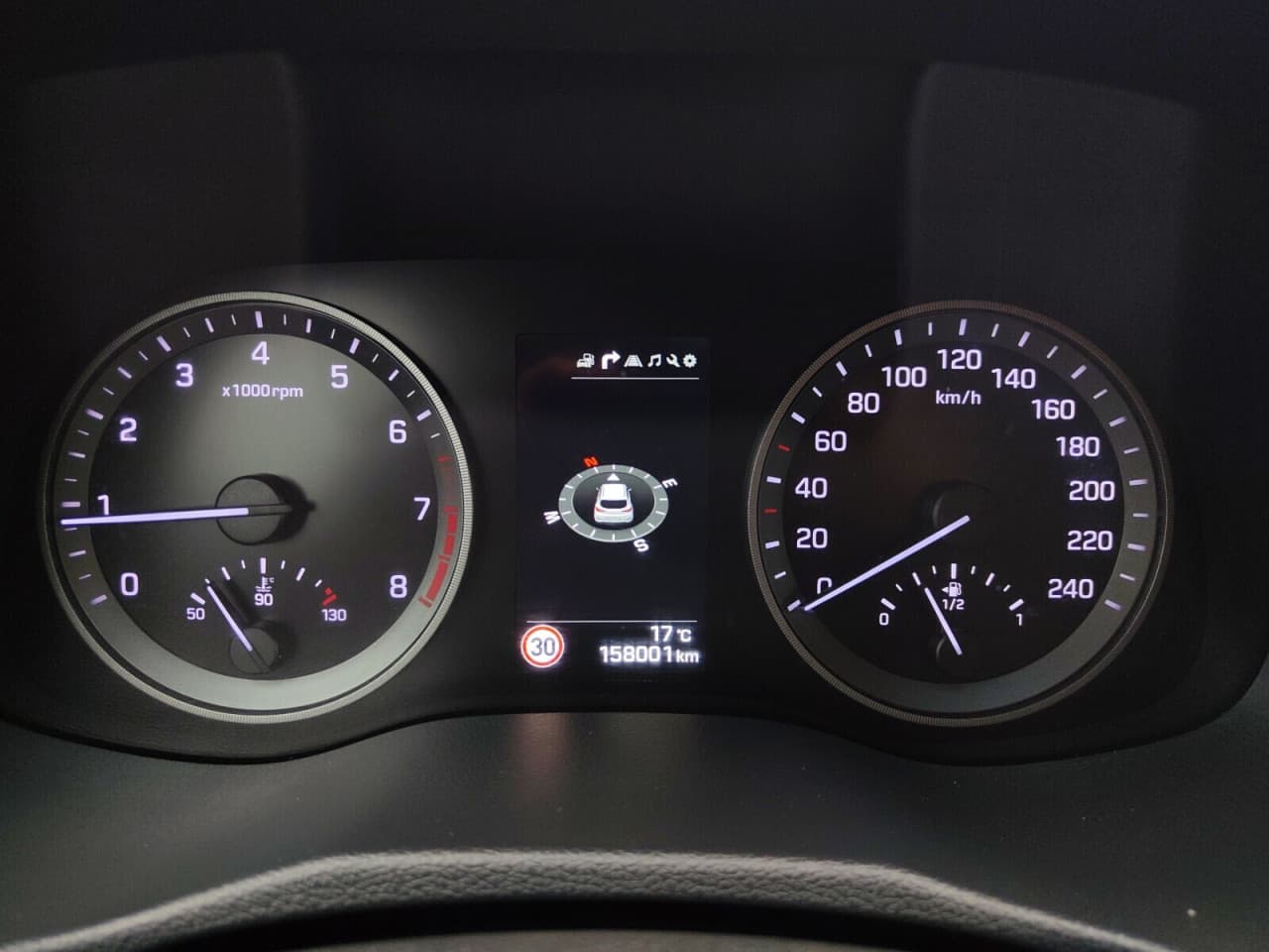 Hyundai Tucson - zdjęcie 18