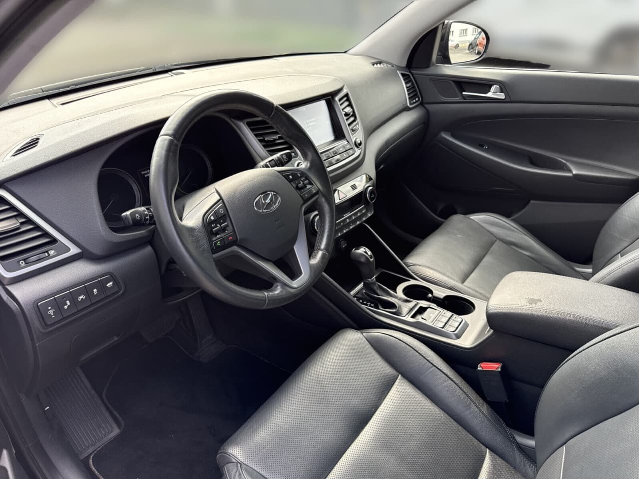 Hyundai Tucson - zdjęcie 10
