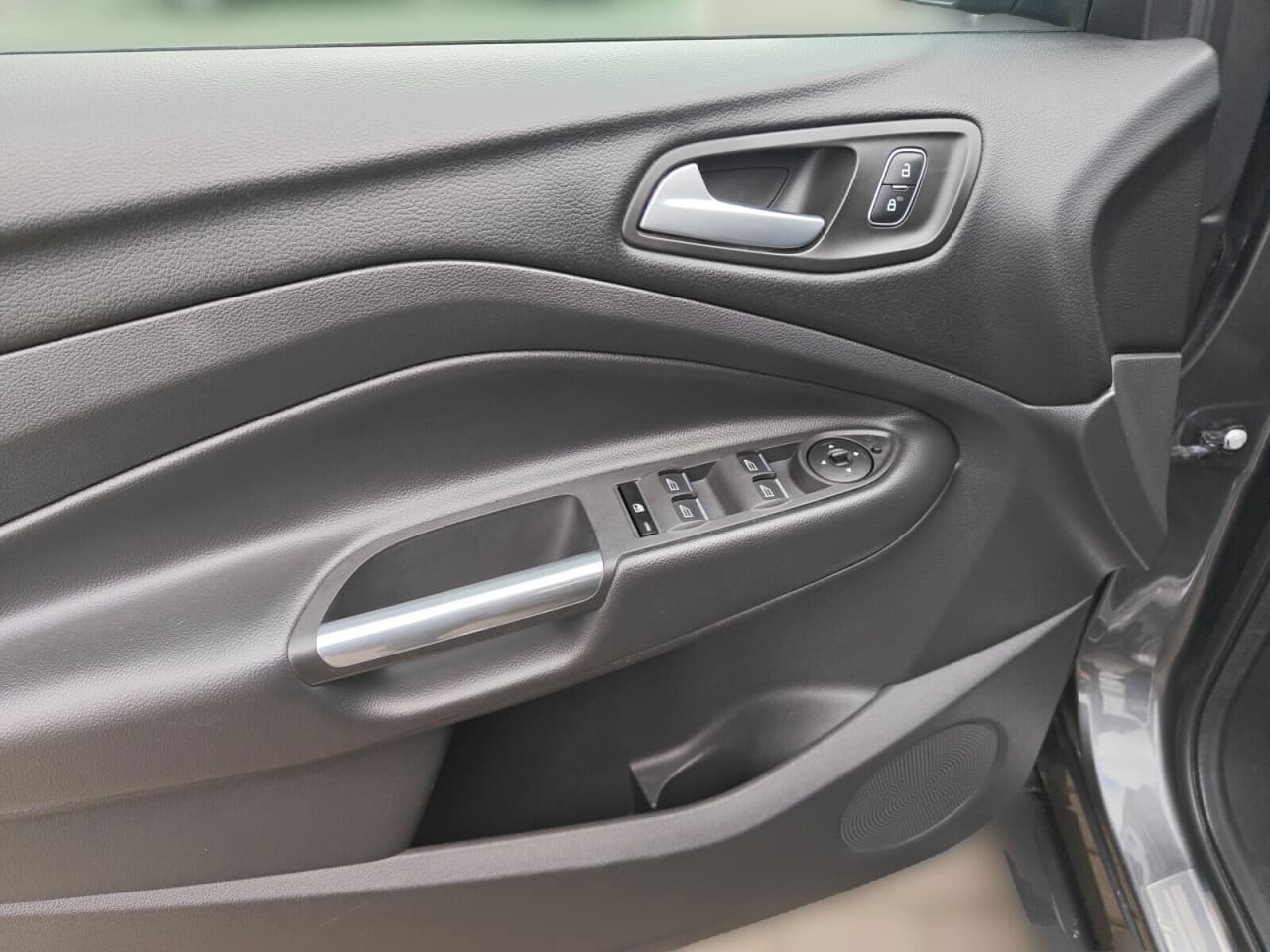Ford Kuga - zdjęcie 11
